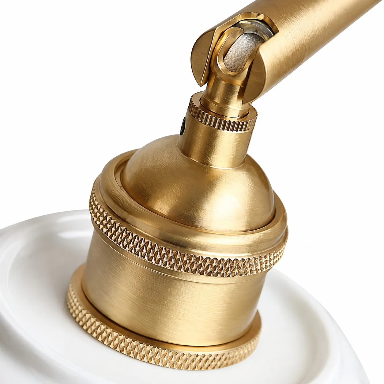 Articulación giratoria de latón and knurled socket